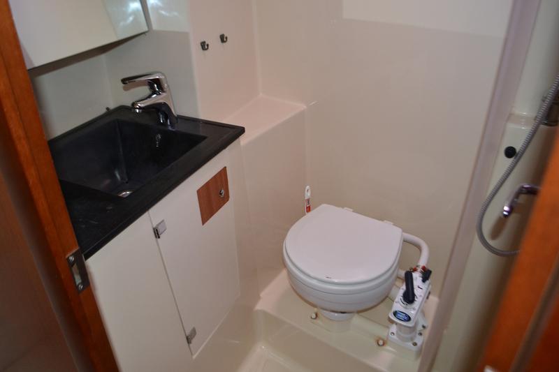 Book yachts online - sailboat - Dufour 425 - Hook - rent