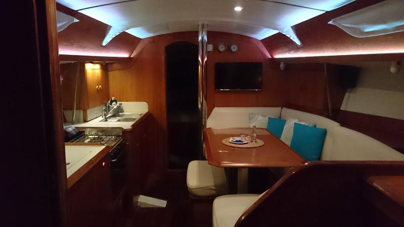 Book yachts online - sailboat - Sun Odyssey 36.2 - Pythagoras (electric head, wind generator) - rent