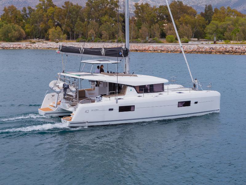 Book yachts online - catamaran - Lagoon 42 - San Giorgio - rent