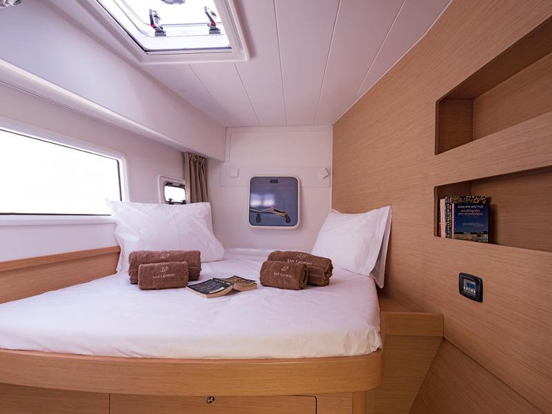 Book yachts online - catamaran - Lagoon 42 - San Giorgio - rent