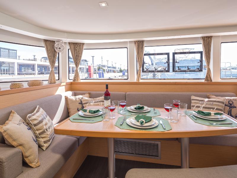 Book yachts online - catamaran - Lagoon 42 - San Giorgio - rent