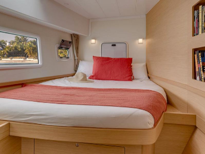 Book yachts online - catamaran - Lagoon 42 - Aria - rent