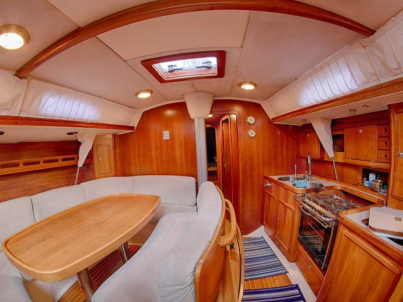 Book yachts online - sailboat - Comar Genesi 43 - Blue Mary - rent