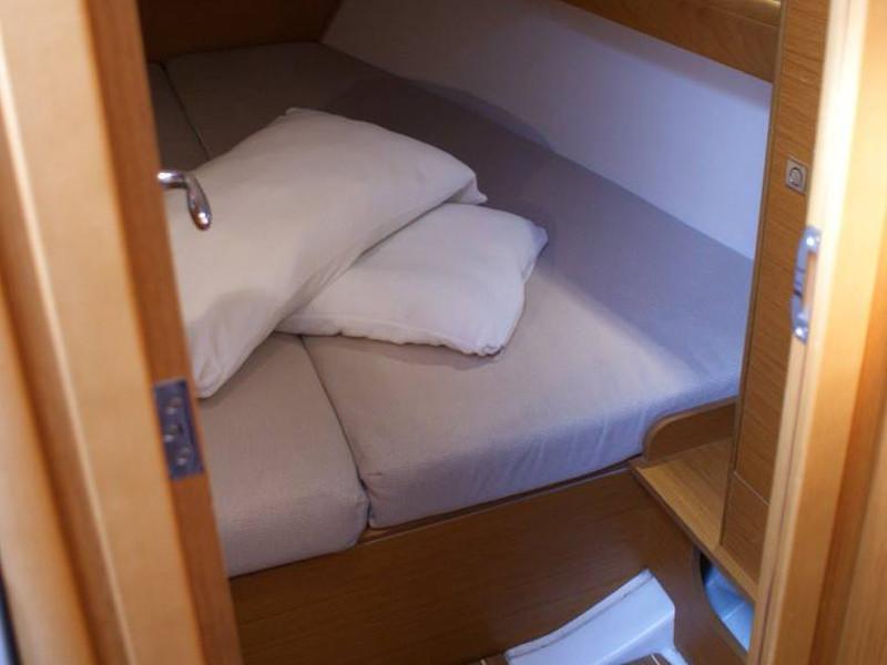 Book yachts online - sailboat - Sun Odyssey 36i - Frivola - rent