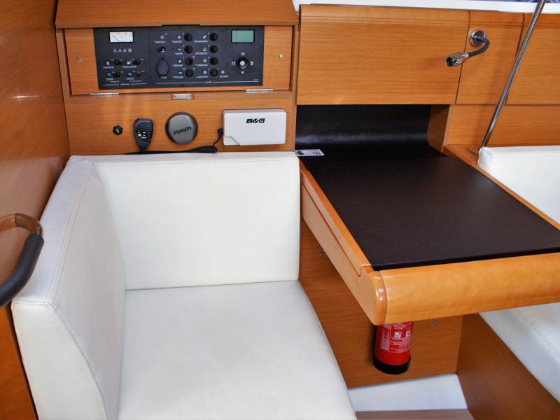 Book yachts online - sailboat - Sun Odyssey 409 - Birba I - rent