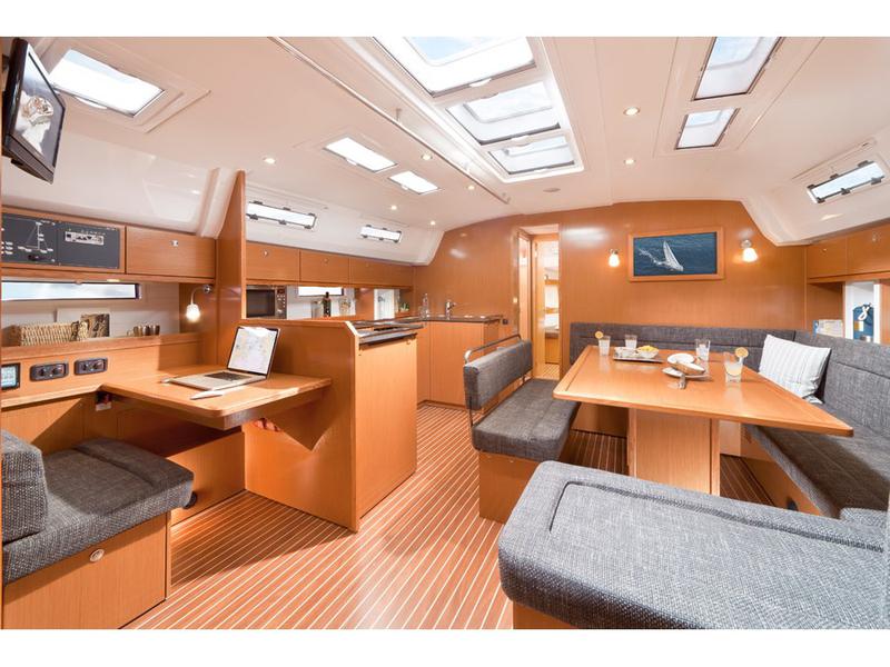 Book yachts online - sailboat - Bavaria Cruiser 50 - B50-12 - rent