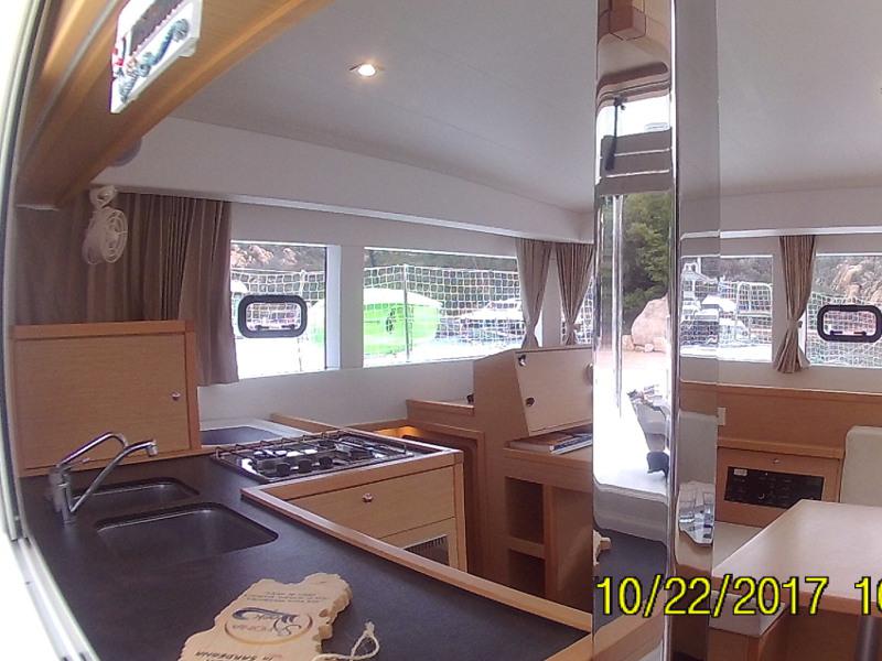 Book yachts online - catamaran - Lagoon 39 - Glory Days - rent