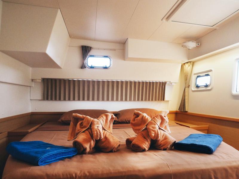 Book yachts online - catamaran - Lagoon 42 -Owner's Version - P&amp;B - rent