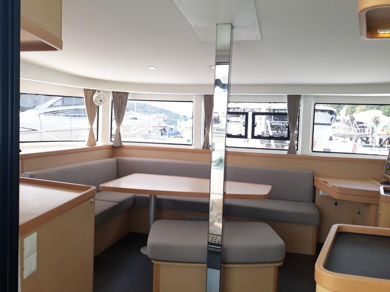 Book yachts online - catamaran - Lagoon 42 -Owner's Version - P&amp;B - rent