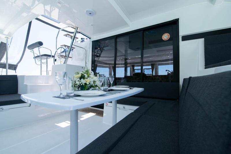 Book yachts online - catamaran - Lagoon 42 - 4Cab/4Hd - Cloud Dancer - rent
