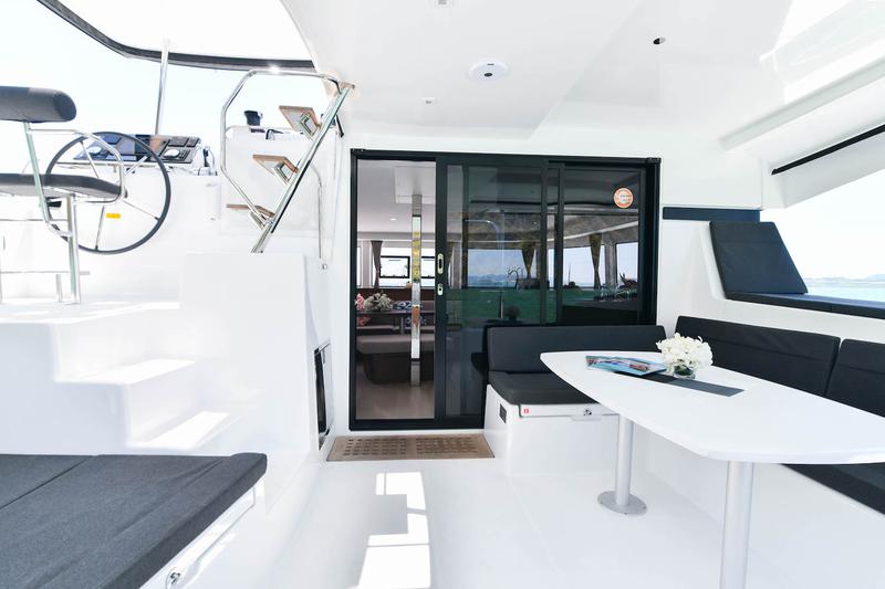 Book yachts online - catamaran - Lagoon 42 - 4Cab/4Hd - Cloud Dancer - rent