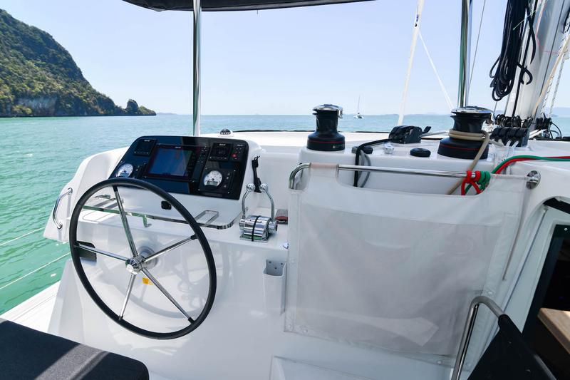 Book yachts online - catamaran - Lagoon 42 - 4Cab/4Hd - Cloud Dancer - rent