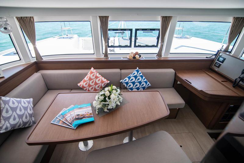 Book yachts online - catamaran - Lagoon 42 - 4Cab/4Hd - Cloud Dancer - rent