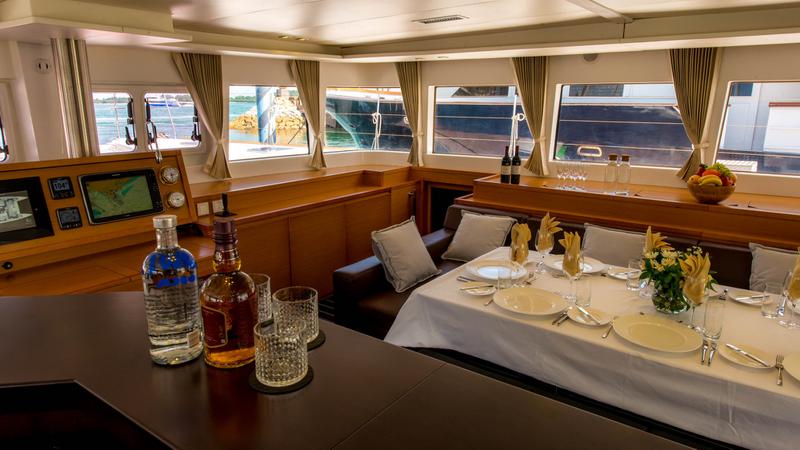 Book yachts online - catamaran - Lagoon 620 - 5 cab - Primetime - rent