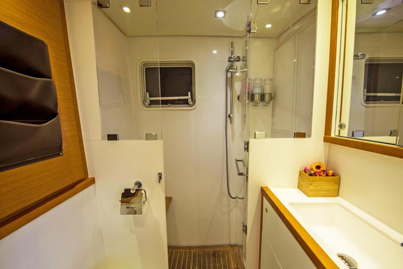 Book yachts online - catamaran - Lagoon 620 - 5 cab - Primetime - rent