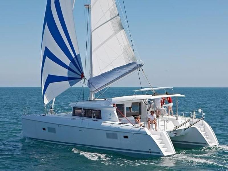 Book yachts online - catamaran - Lagoon 421 - Miss Coco - rent