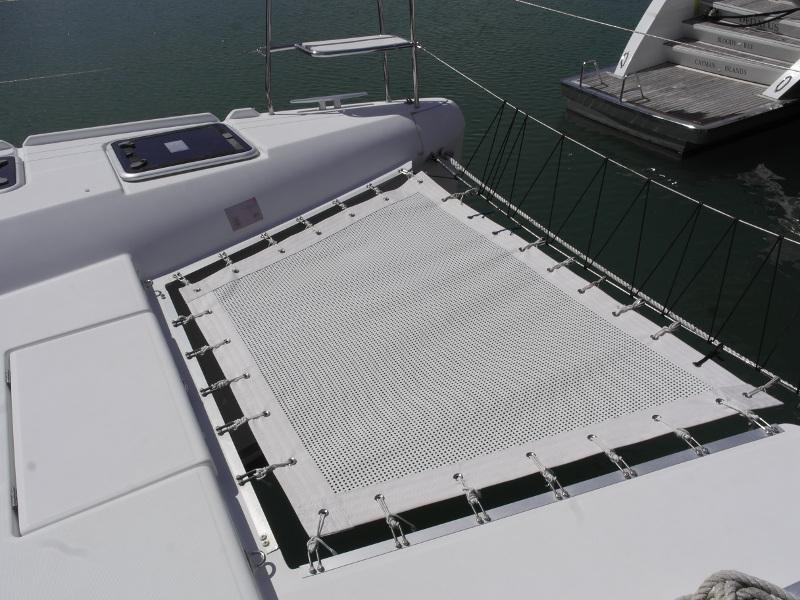 Book yachts online - catamaran - Lagoon 421 - Miss Coco - rent