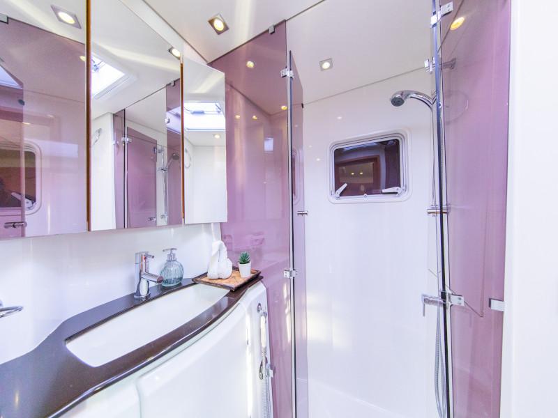 Book yachts online - catamaran - Lagoon 620 - Jyohana - rent