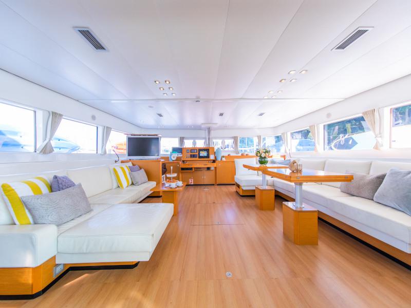 Book yachts online - catamaran - Lagoon 620 - Jyohana - rent