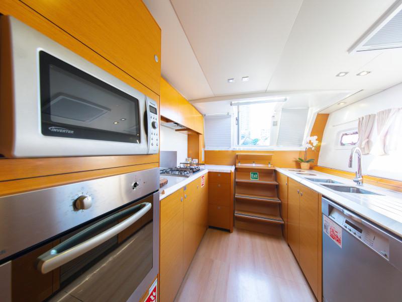 Book yachts online - catamaran - Lagoon 620 - Jyohana - rent