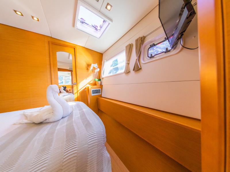 Book yachts online - catamaran - Lagoon 620 - Jyohana - rent