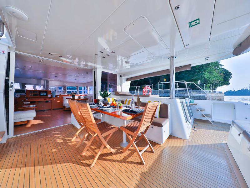 Book yachts online - catamaran - Lagoon 620 - Jyohana - rent