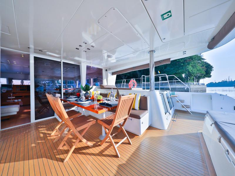 Book yachts online - catamaran - Lagoon 620 - Jyohana - rent