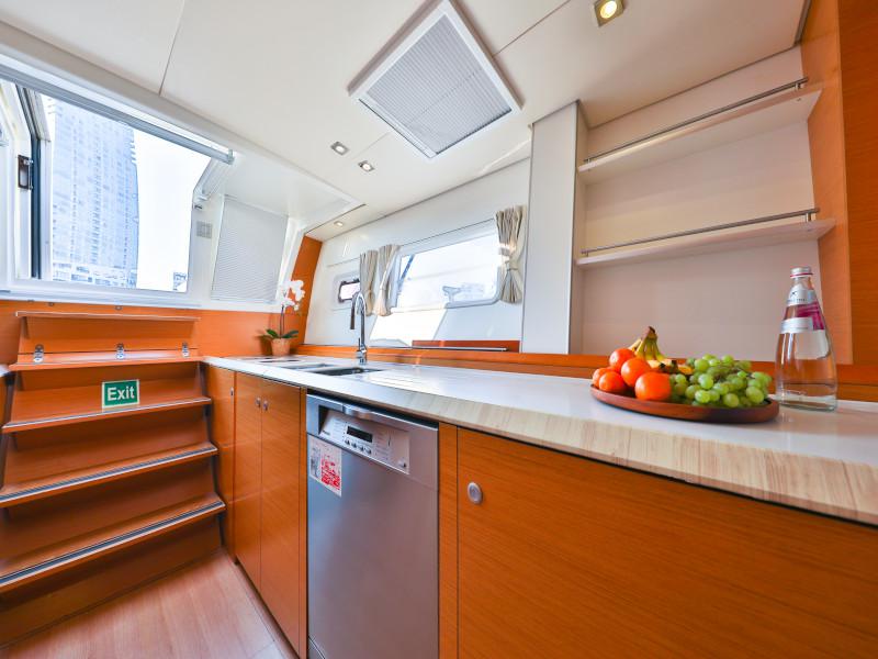 Book yachts online - catamaran - Lagoon 620 - Jyohana - rent