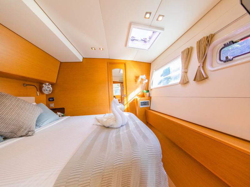 Book yachts online - catamaran - Lagoon 620 - Jyohana - rent