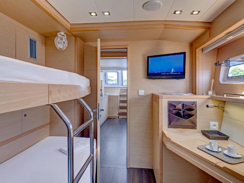 Book yachts online - catamaran - Lagoon 620 - GB Odyssey - rent