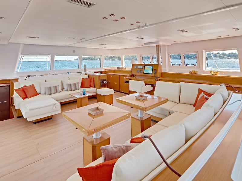 Book yachts online - catamaran - Lagoon 620 - GB Odyssey - rent