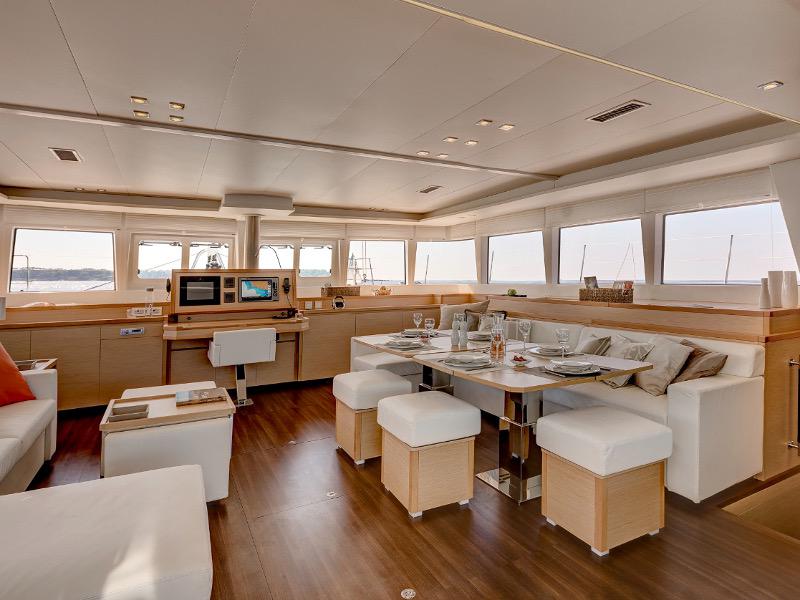 Book yachts online - catamaran - Lagoon 620 - GB Odyssey - rent