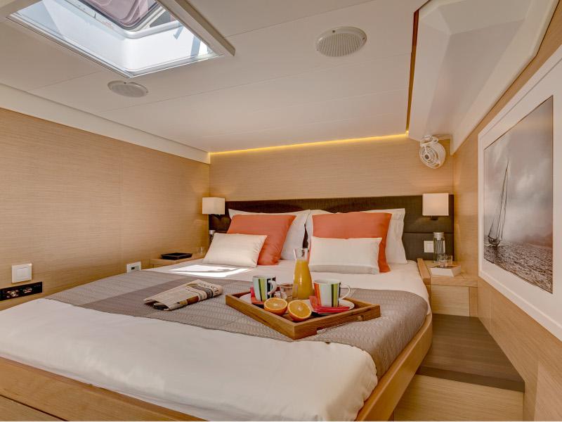 Book yachts online - catamaran - Lagoon 620 - GB Odyssey - rent