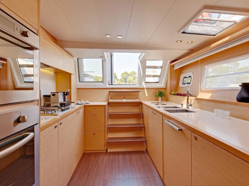 Book yachts online - catamaran - Lagoon 620 - GB Odyssey - rent