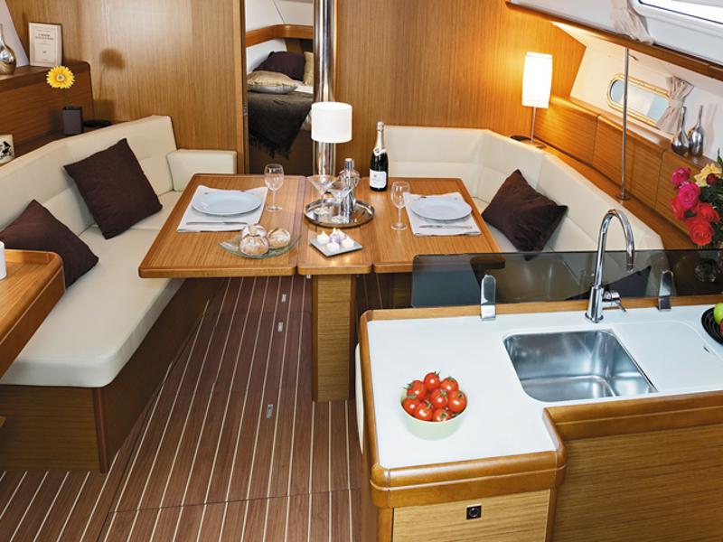 Book yachts online - sailboat - Sun Odyssey 42 i - ARETTE - rent