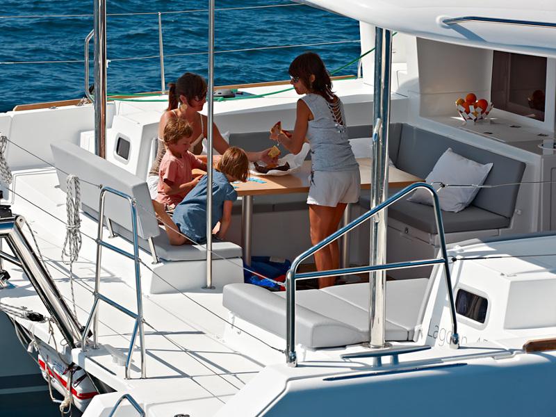 Book yachts online - catamaran - Skippered Lagoon 450 F - Lag45001 - rent