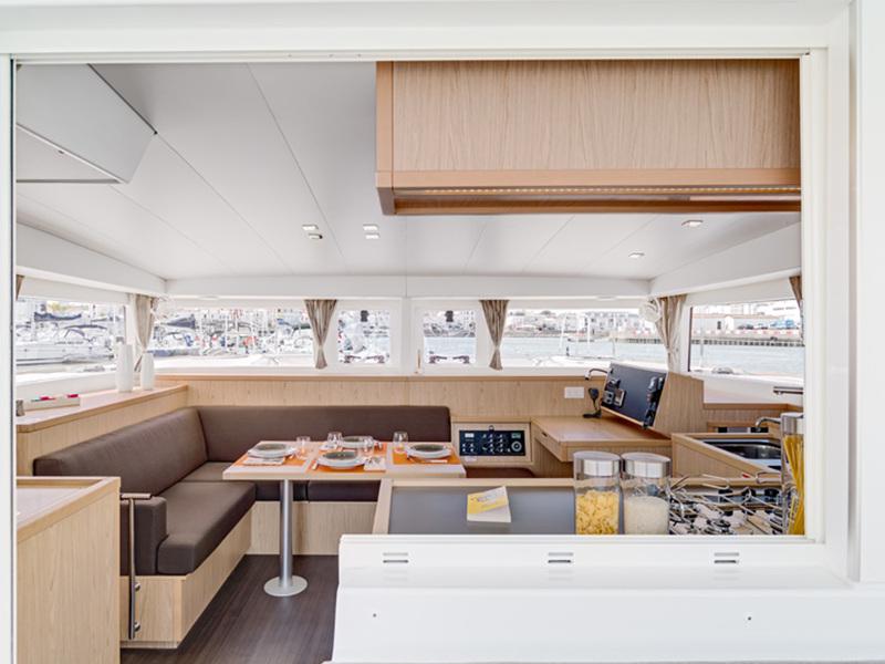 Book yachts online - catamaran - Lagoon 400 S2 - Lag400s201 - rent
