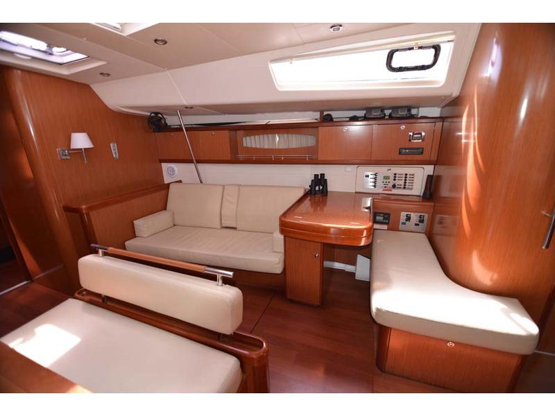Book yachts online - sailboat - Oceanis 54 - Capt John - rent