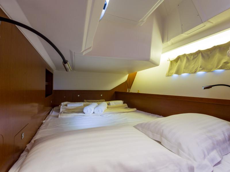 Book yachts online - sailboat - Oceanis 45 - FORTUNE - rent