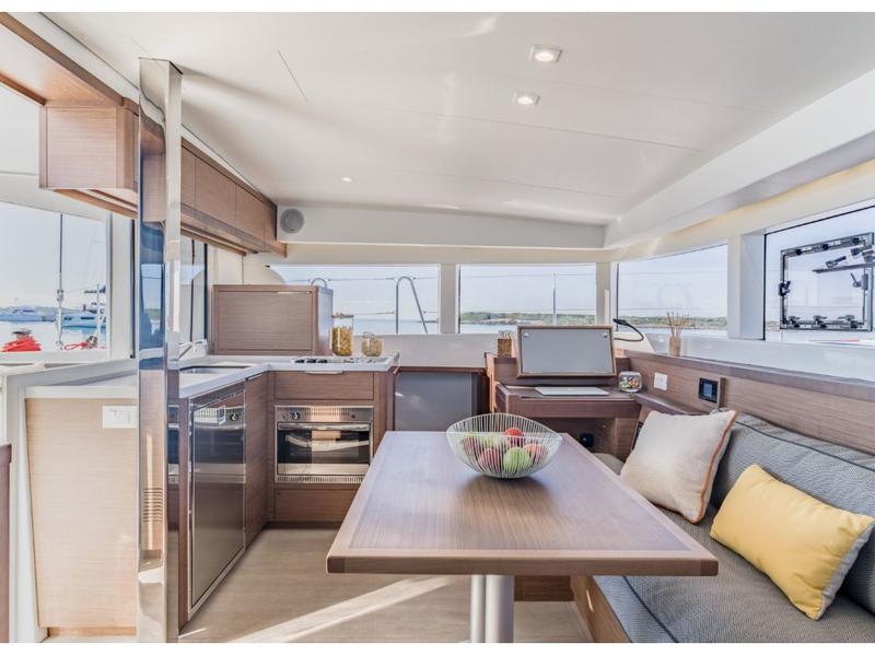 Book yachts online - catamaran - Lagoon 40 - MIGNONNE  - rent