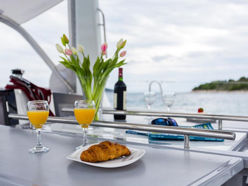 Book yachts online - sailboat - Oceanis 45 - MAVERICK I - rent