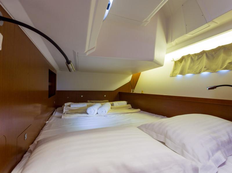 Book yachts online - sailboat - Oceanis 45 - MAVERICK I - rent