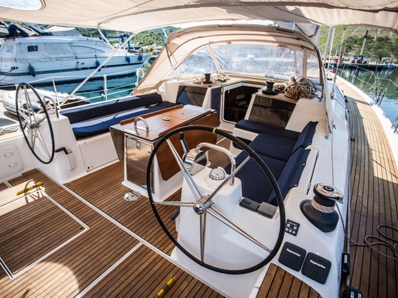 Book yachts online - sailboat - Dufour 56 Exclusive - BAZILIO - fully equipped - rent