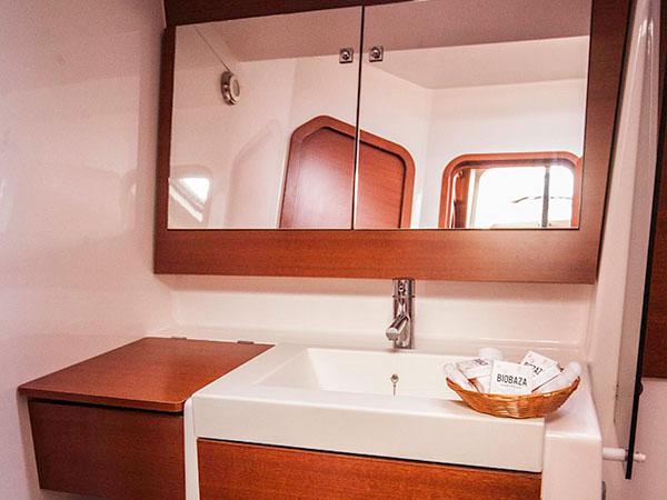 Book yachts online - sailboat - Dufour 56 Exclusive - BAZILIO - fully equipped - rent