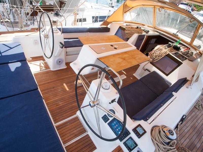 Book yachts online - sailboat - Dufour 460 Grand Large - NOSTROMO (aircondition, generator, blue hull) - rent