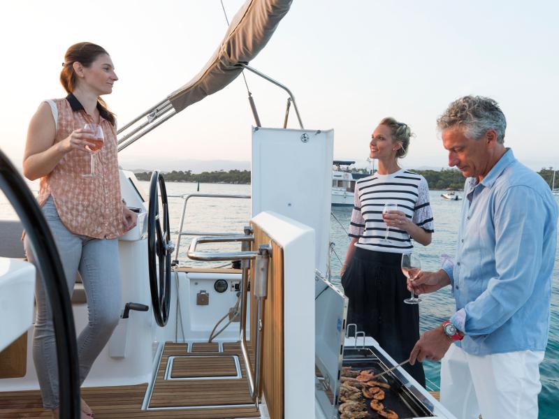 Book yachts online - sailboat - Dufour 520 GL - EURUS - BLUE HULL, AC+GEN., UNDERWATER LIGHTS - rent