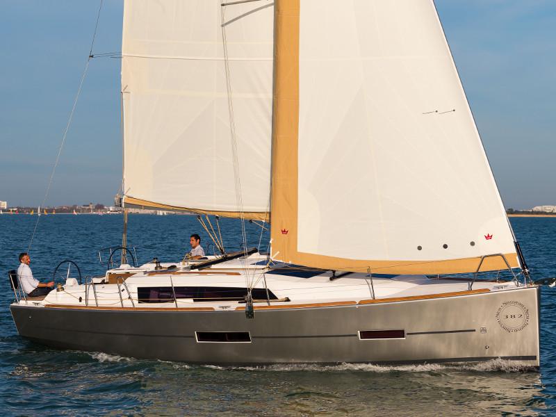 Book yachts online - sailboat - Dufour 382 GL - Peter Pan - rent