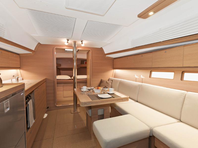 Book yachts online - sailboat - Dufour 382 GL - Peter Pan - rent