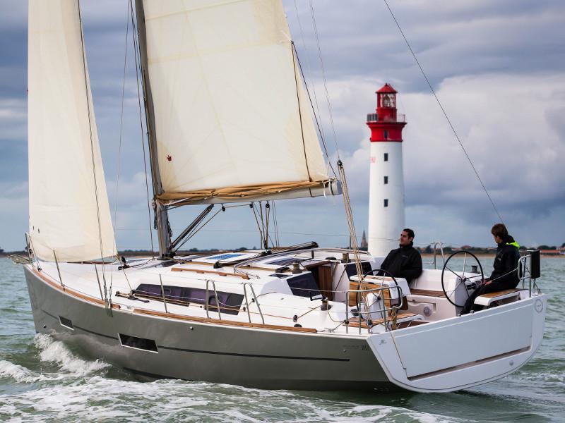 Book yachts online - sailboat - Dufour 382 GL - Peter Pan - rent