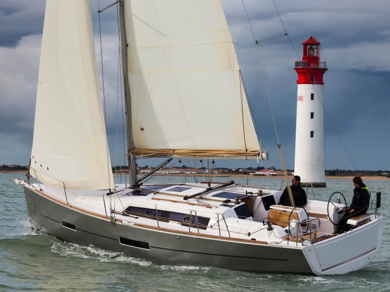 Book yachts online - sailboat - Dufour 382 GL - Peter Pan - rent